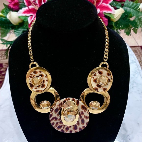 Natasha Leopard Print Resin with Glass Crystals Necklace - Picture 4 of 7